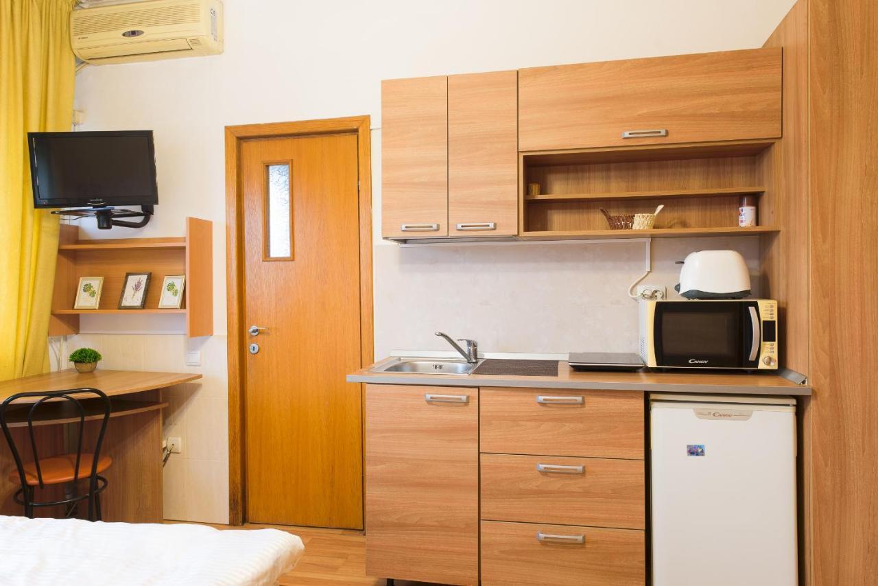 Downtown Studio Apartment Bucharest Exterior photo
