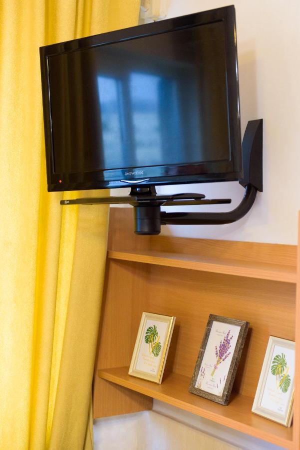 Downtown Studio Apartment Bucharest Exterior photo